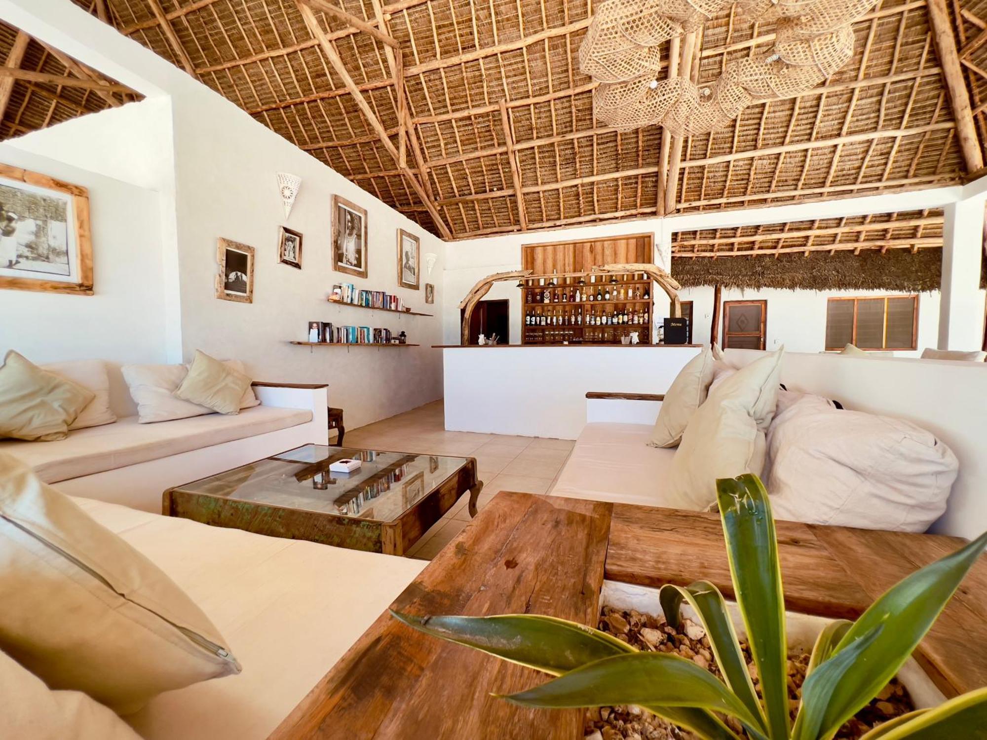 White Dream Bed & Breakfast 2*
